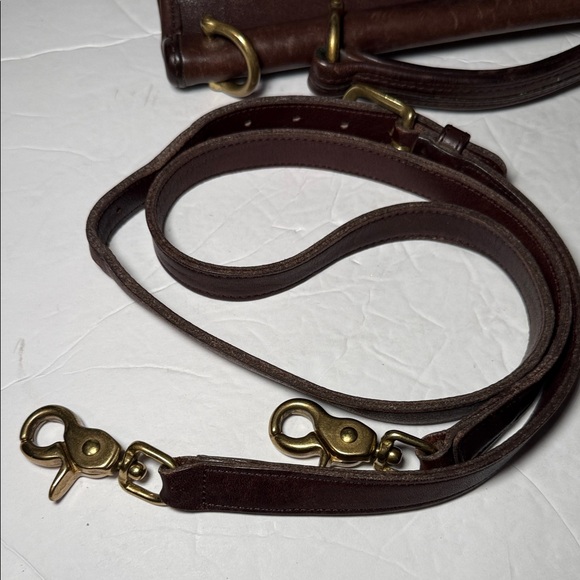 Coach Vintage Willis 9927 Brown Leather Messenger Bag with Gold Turn Lock - Picture 11 of 13